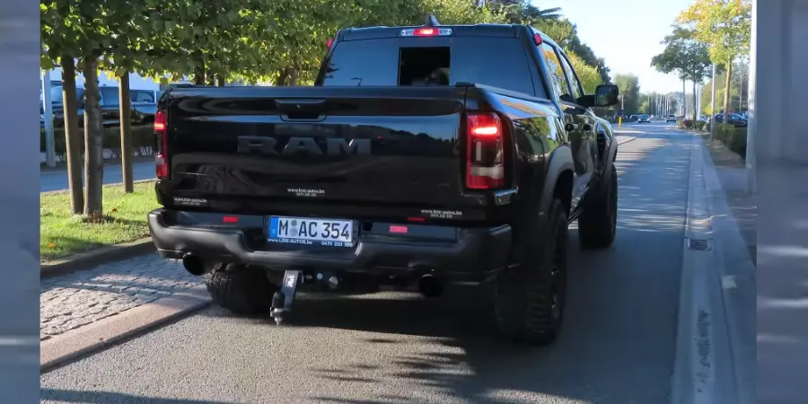 Off-Road Pickup Truck Guide: Top Models Built to Conquer Mud and Terrain 1 Off-Road Pickup Truck